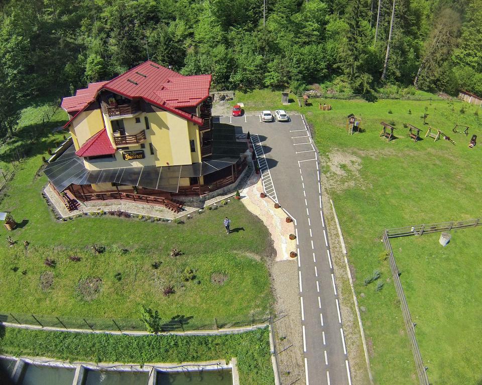 Pensiunea Geona Poiana Teiului Esterno foto