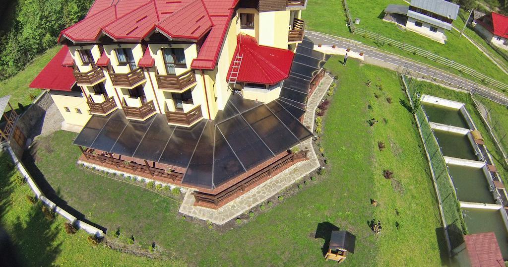 Pensiunea Geona Poiana Teiului Esterno foto