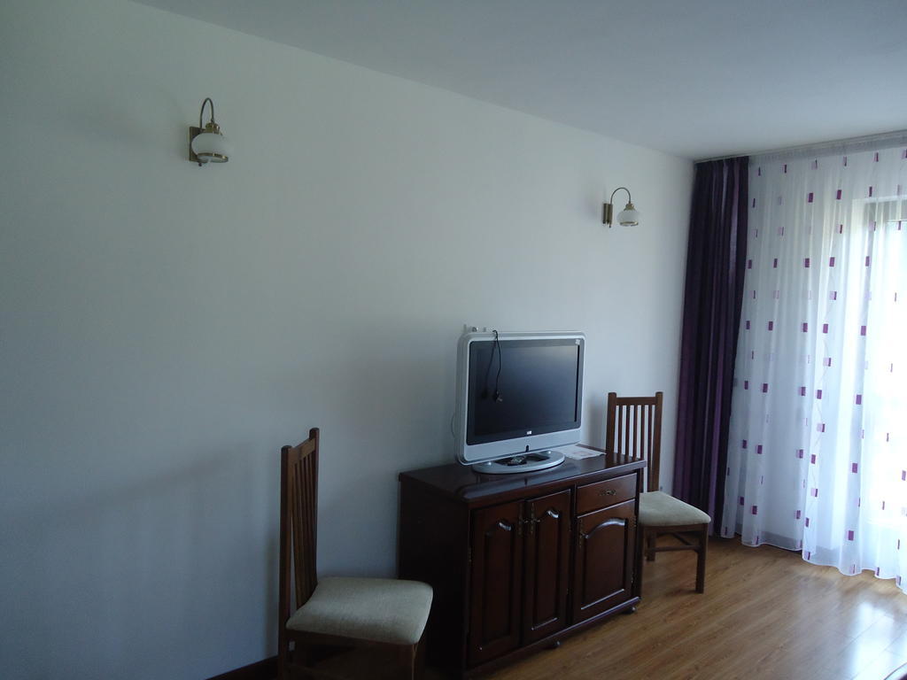 Pensiunea Geona Poiana Teiului Esterno foto