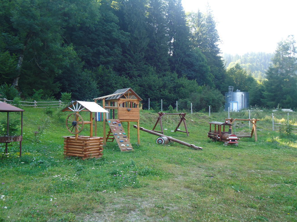 Pensiunea Geona Poiana Teiului Esterno foto