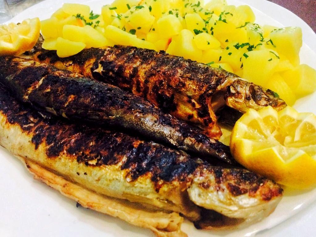 Pensiunea Geona Poiana Teiului Esterno foto