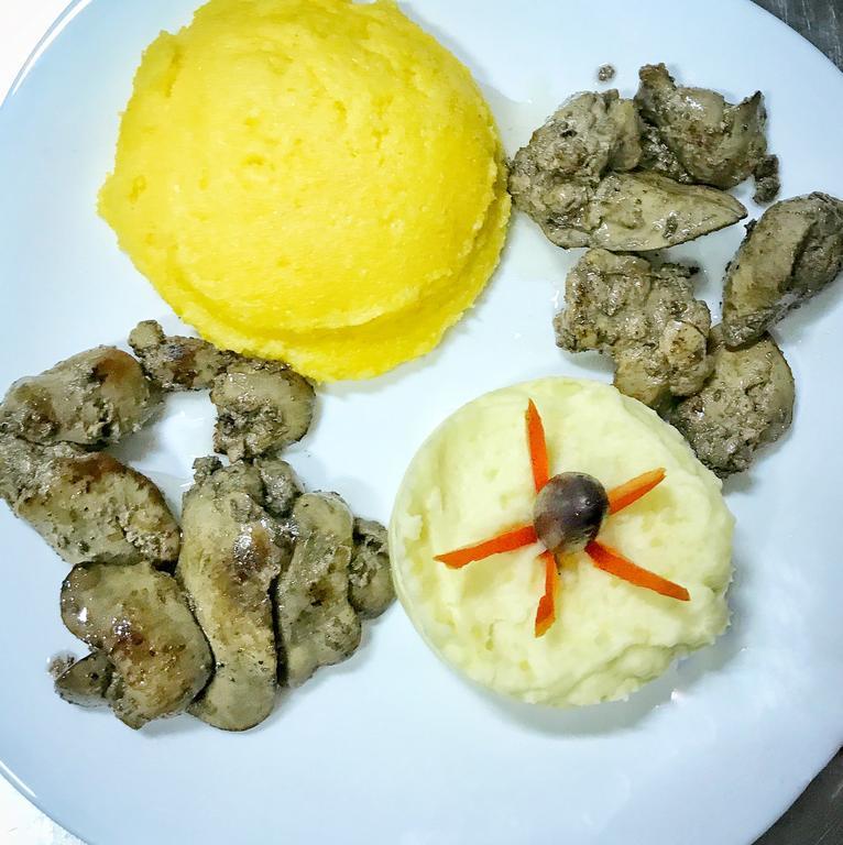 Pensiunea Geona Poiana Teiului Esterno foto
