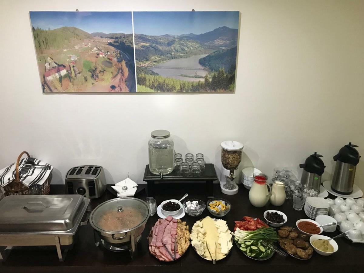 Pensiunea Geona Poiana Teiului Esterno foto