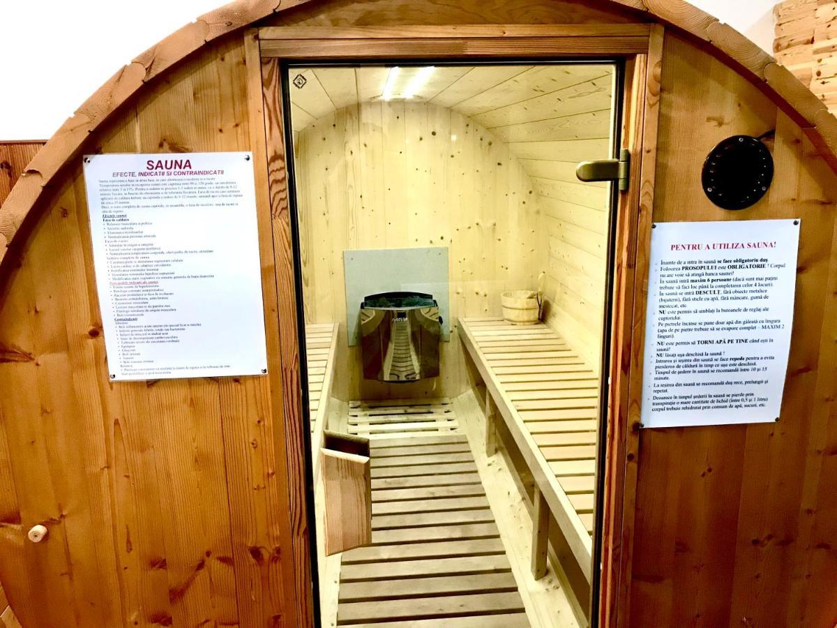Pensiunea Geona Poiana Teiului Esterno foto